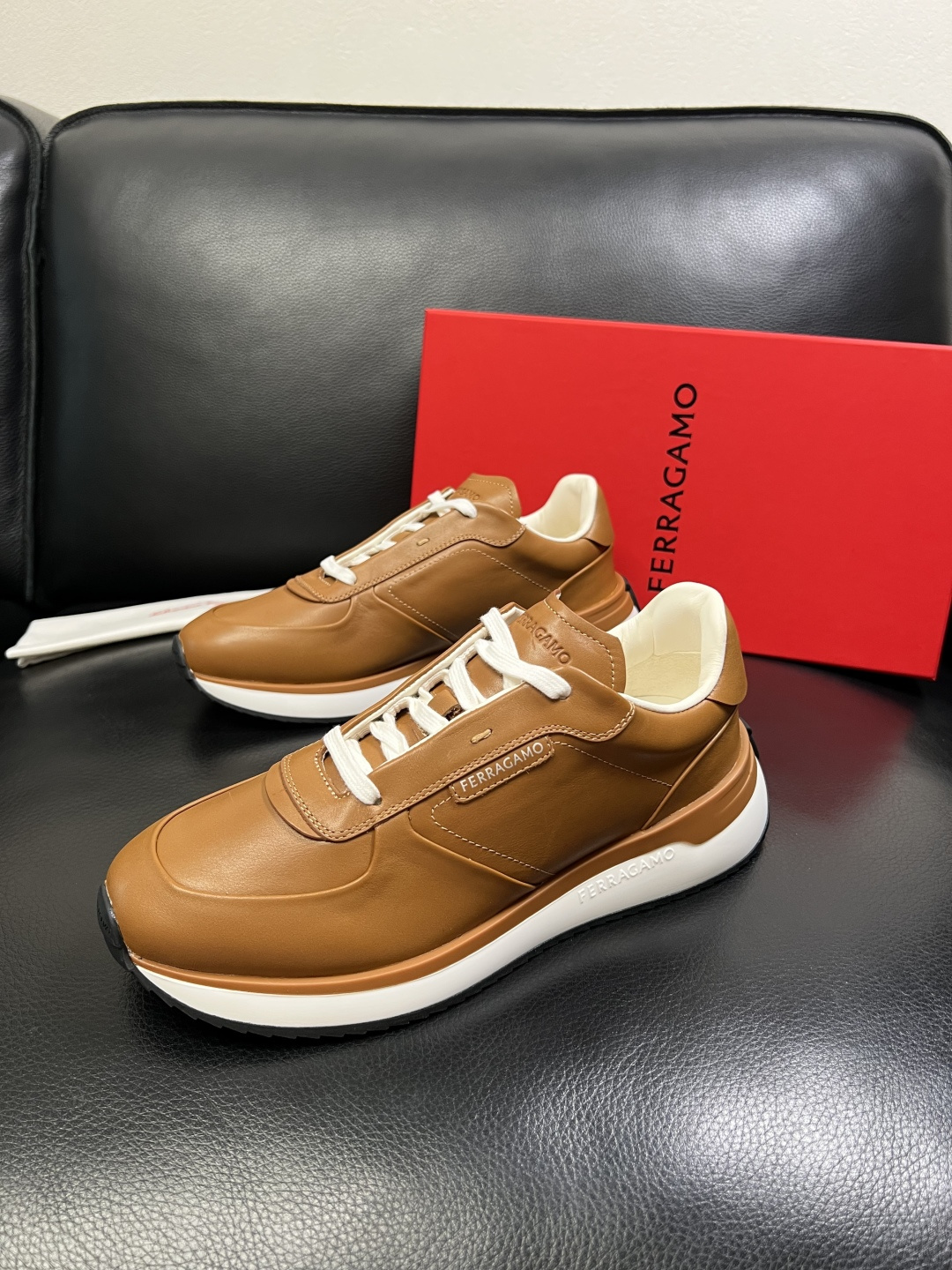 Ferragamo 高品质 顶级工艺品 菲拉格慕 专柜同步发售原厂配置，意大利进口原版牛皮，进口水染牛里