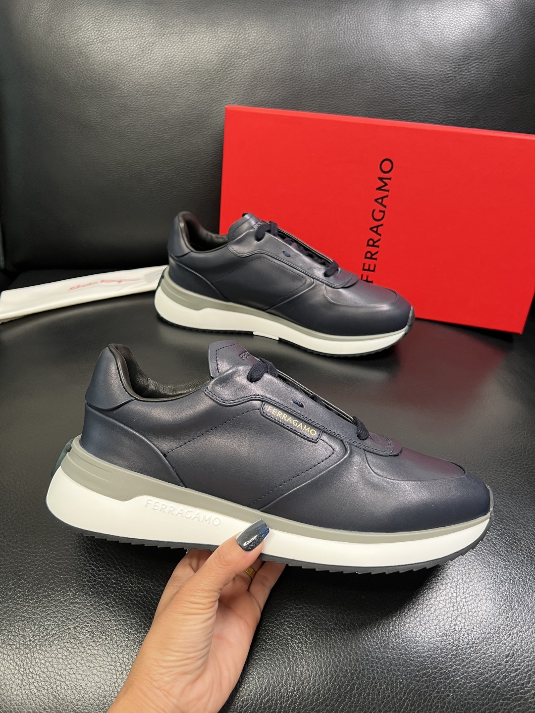 Ferragamo 高品质 顶级工艺品 菲拉格慕 专柜同步发售原厂配置，意大利进口原版牛皮，进口水染牛里