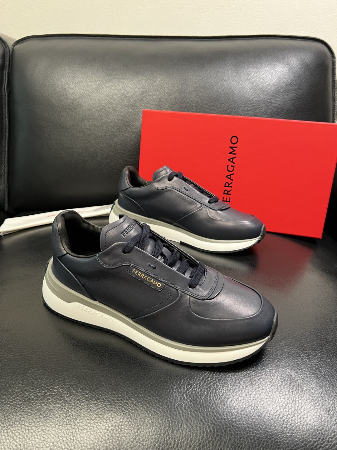 Ferragamo 高品质 顶级工艺品 菲拉格慕 专柜同步发售原厂配置，意大利进口原版牛皮，进口水染牛里