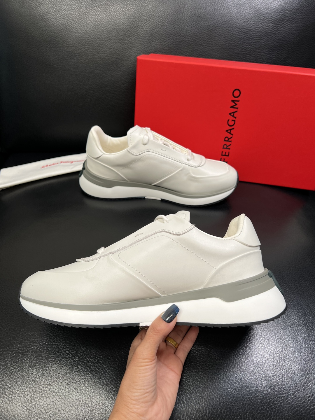 Ferragamo 高品质 顶级工艺品 菲拉格慕 专柜同步发售原厂配置，意大利进口原版牛皮，进口水染牛里