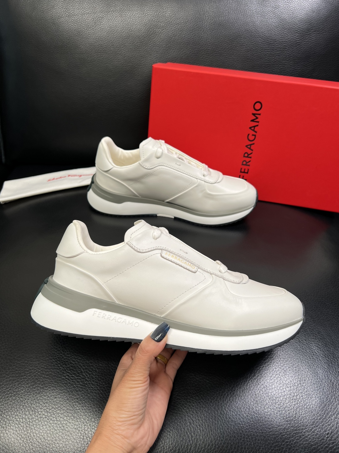 Ferragamo 高品质 顶级工艺品 菲拉格慕 专柜同步发售原厂配置，意大利进口原版牛皮，进口水染牛里