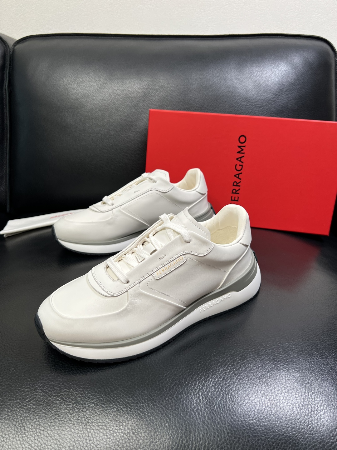 Ferragamo 高品质 顶级工艺品 菲拉格慕 专柜同步发售原厂配置，意大利进口原版牛皮，进口水染牛里