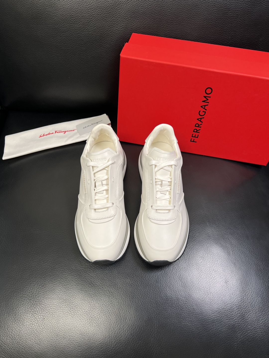 Ferragamo 高品质 顶级工艺品 菲拉格慕 专柜同步发售原厂配置，意大利进口原版牛皮，进口水染牛里