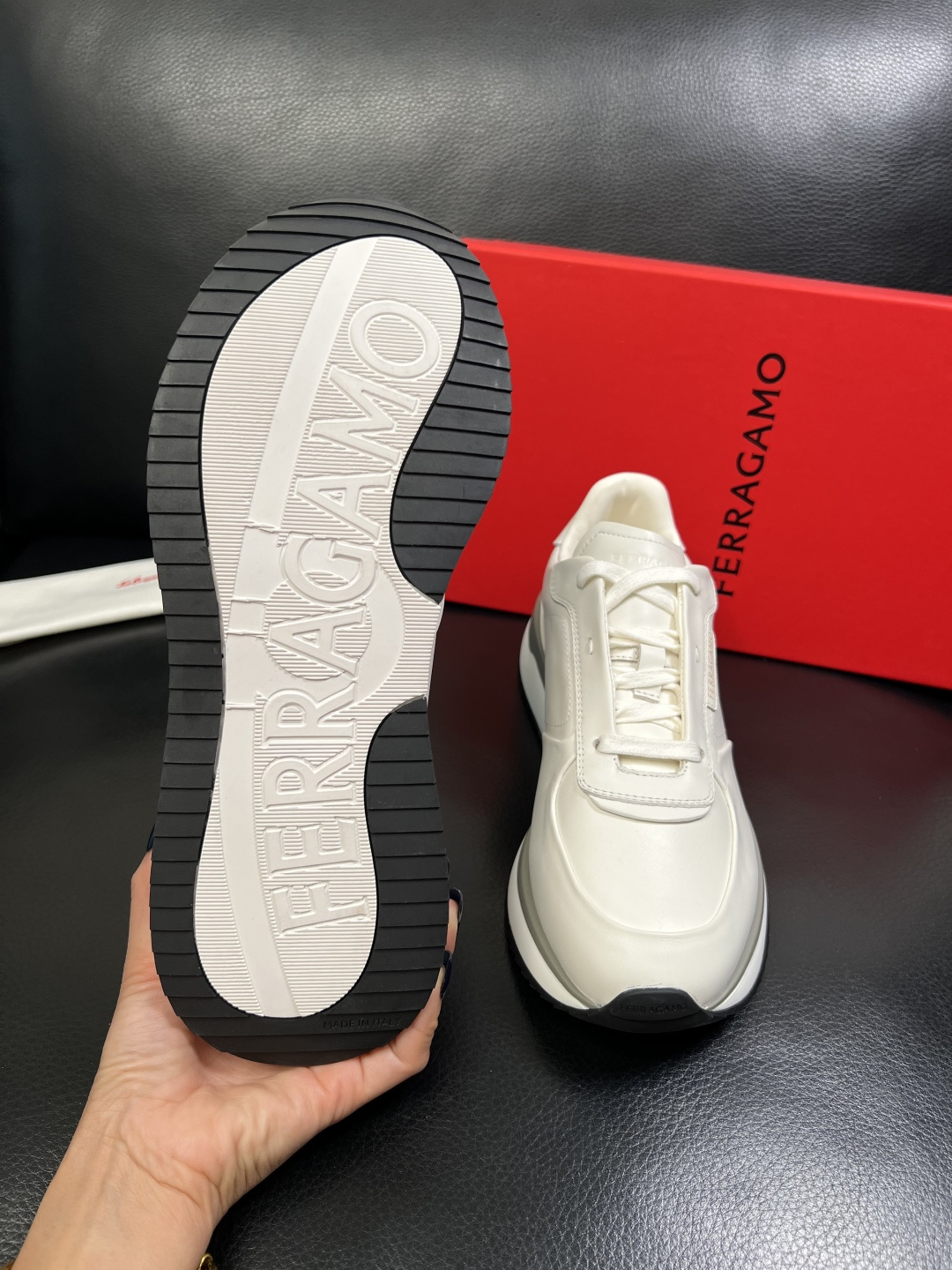 Ferragamo 高品质 顶级工艺品 菲拉格慕 专柜同步发售原厂配置，意大利进口原版牛皮，进口水染牛里