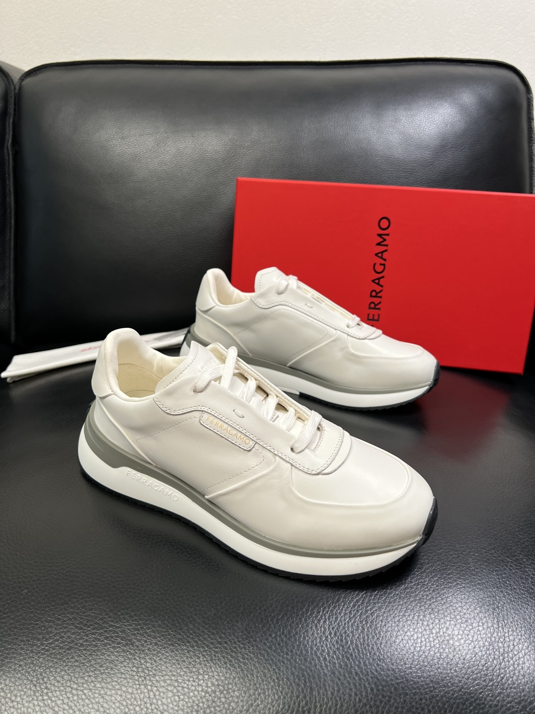 Ferragamo 高品质 顶级工艺品 菲拉格慕 专柜同步发售原厂配置，意大利进口原版牛皮，进口水染牛里