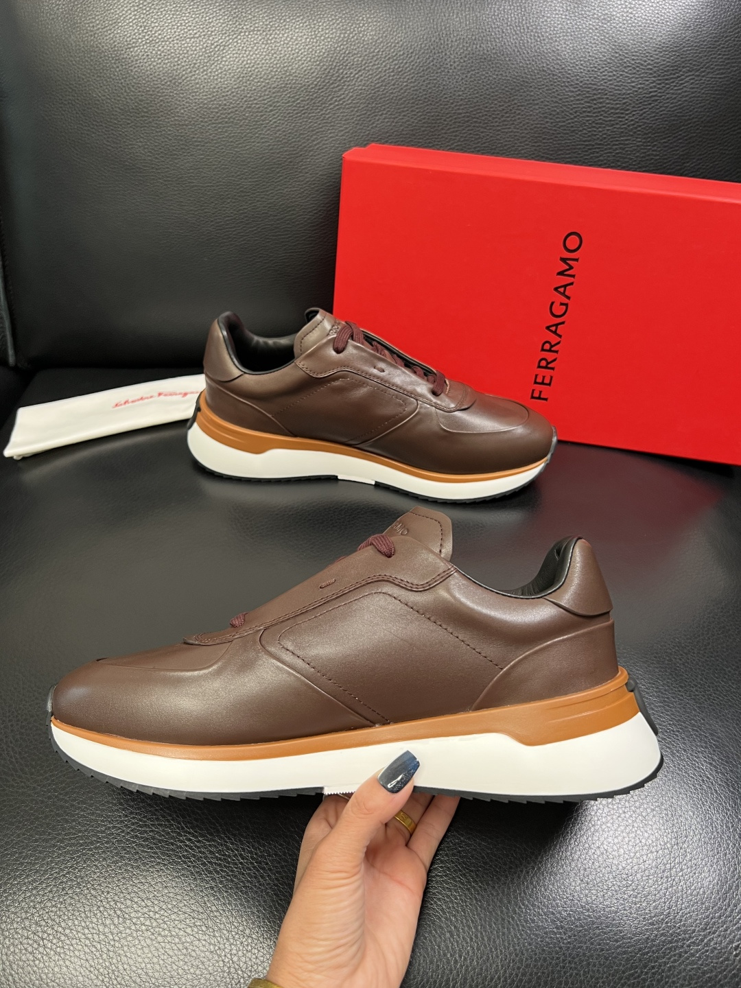 Ferragamo 高品质 顶级工艺品 菲拉格慕 专柜同步发售原厂配置，意大利进口原版牛皮，进口水染牛里