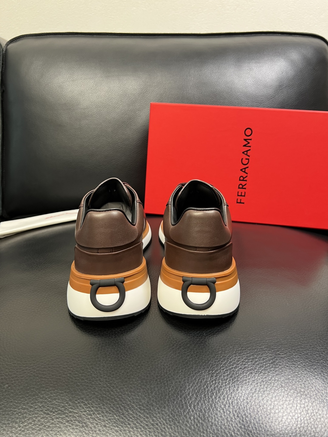 Ferragamo 高品质 顶级工艺品 菲拉格慕 专柜同步发售原厂配置，意大利进口原版牛皮，进口水染牛里