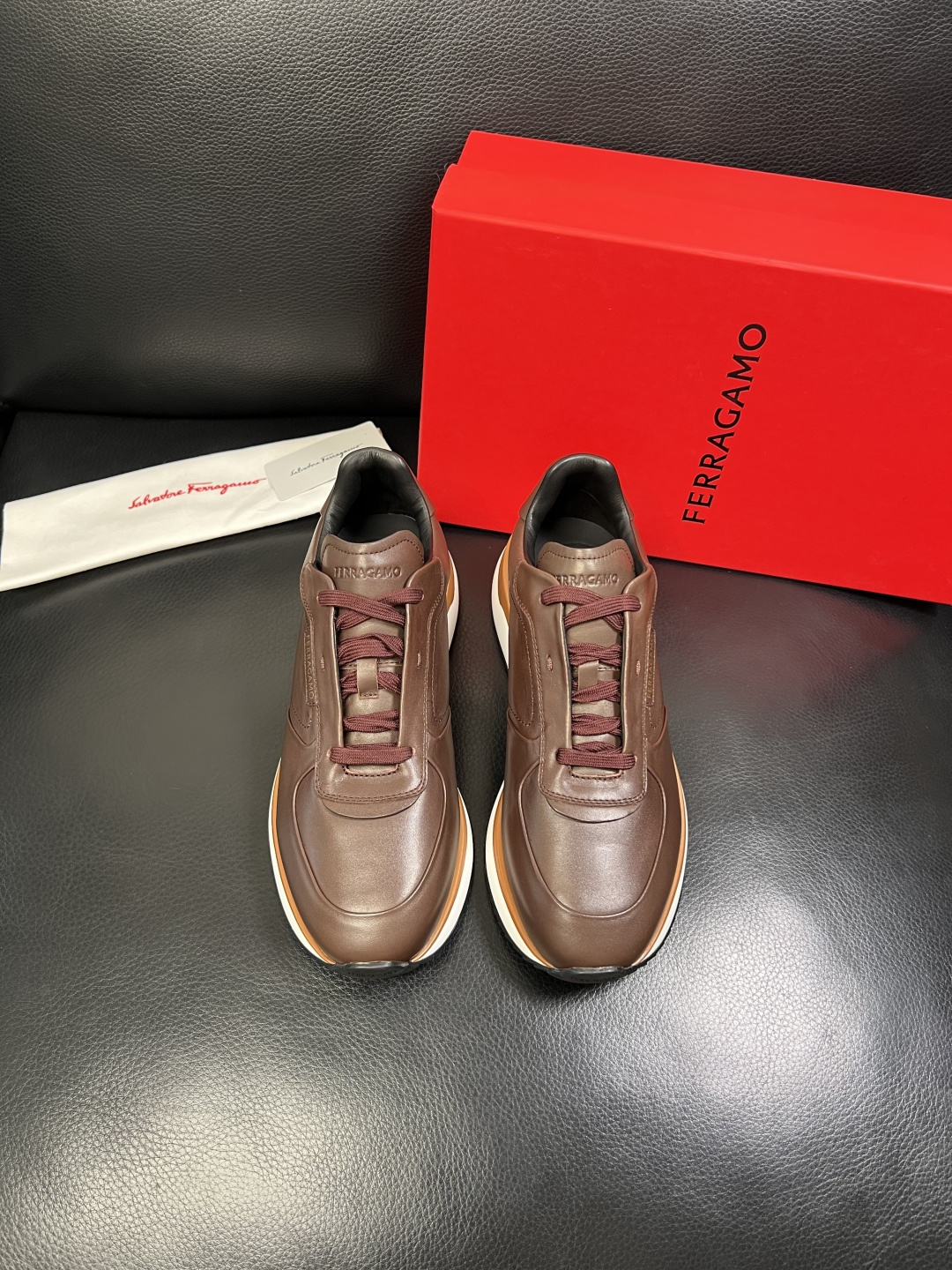 Ferragamo 高品质 顶级工艺品 菲拉格慕 专柜同步发售原厂配置，意大利进口原版牛皮，进口水染牛里