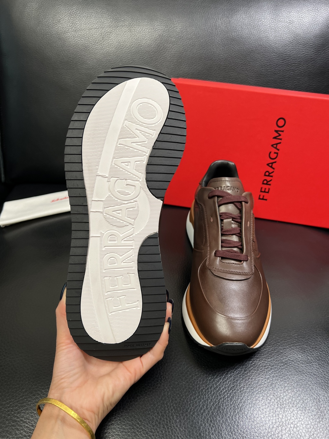 Ferragamo 高品质 顶级工艺品 菲拉格慕 专柜同步发售原厂配置，意大利进口原版牛皮，进口水染牛里