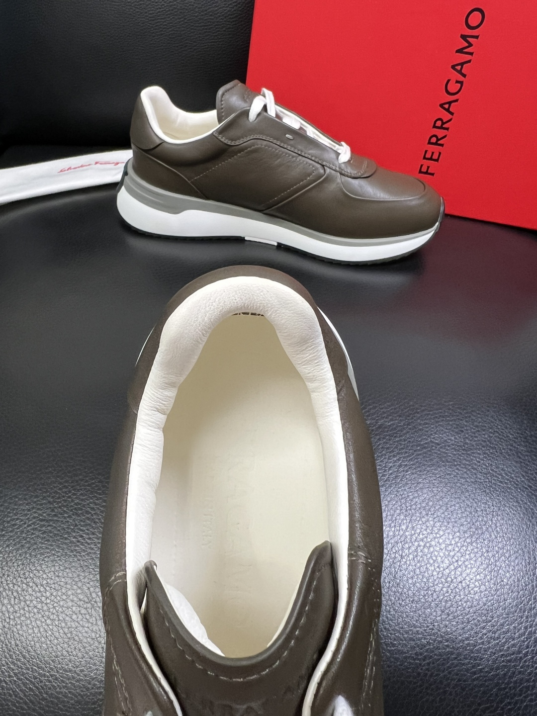 Ferragamo 高品质 顶级工艺品 菲拉格慕 专柜同步发售原厂配置，意大利进口原版牛皮，进口水染牛里