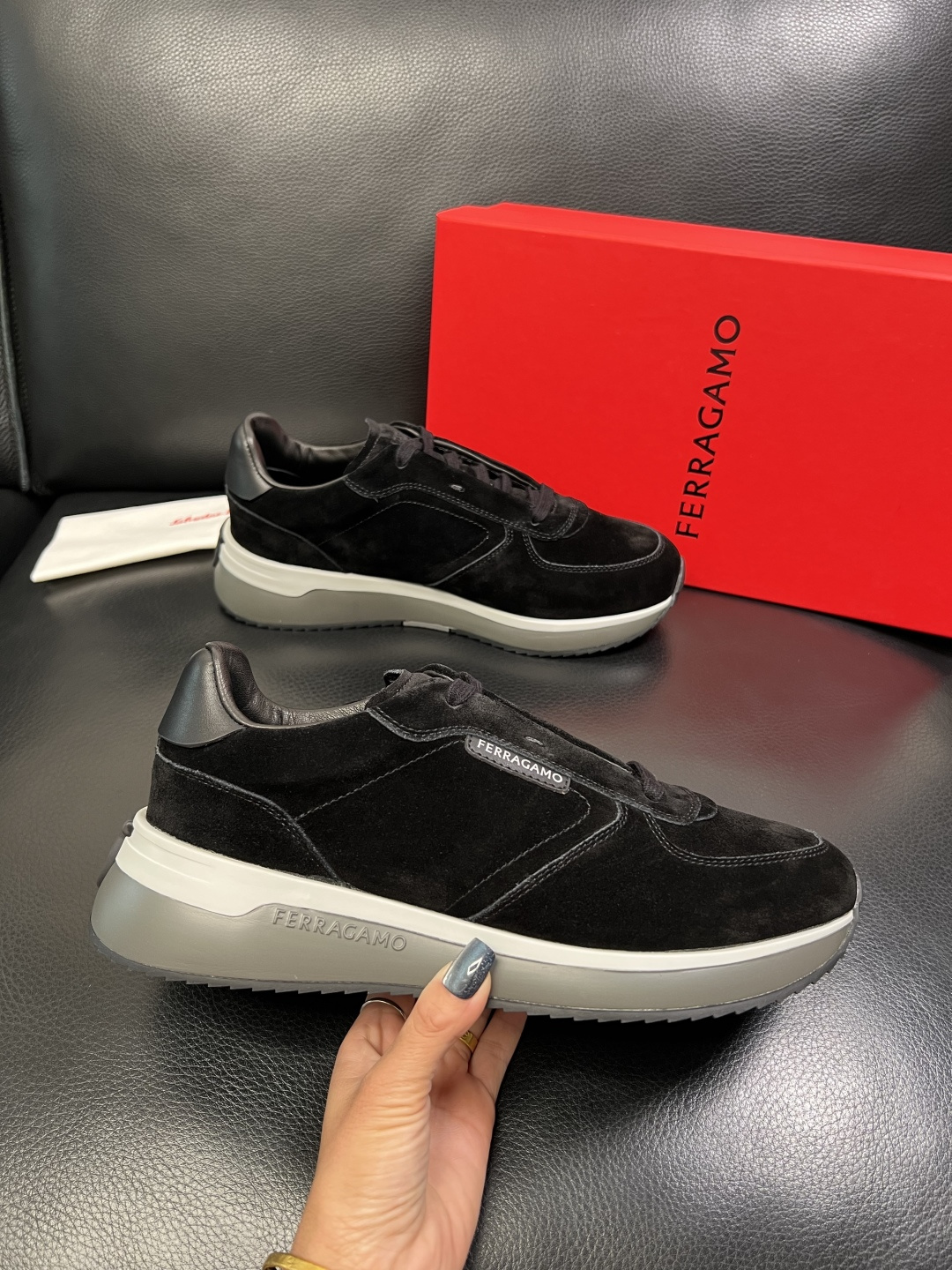 Ferragamo 高品质 顶级工艺品 菲拉格慕 专柜同步发售原厂配置，意大利进口原版牛皮，进口水染牛里