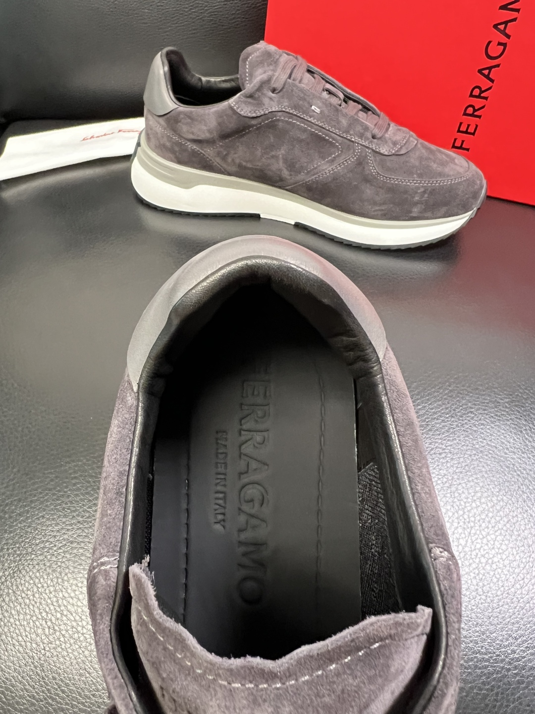 Ferragamo 高品质 顶级工艺品 菲拉格慕 专柜同步发售原厂配置，意大利进口原版牛皮，进口水染牛里