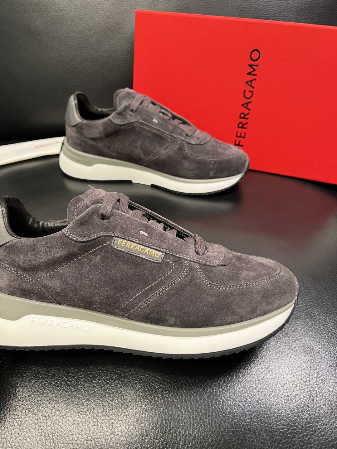 Ferragamo 高品质 顶级工艺品 菲拉格慕 专柜同步发售原厂配置，意大利进口原版牛皮，进口水染牛里