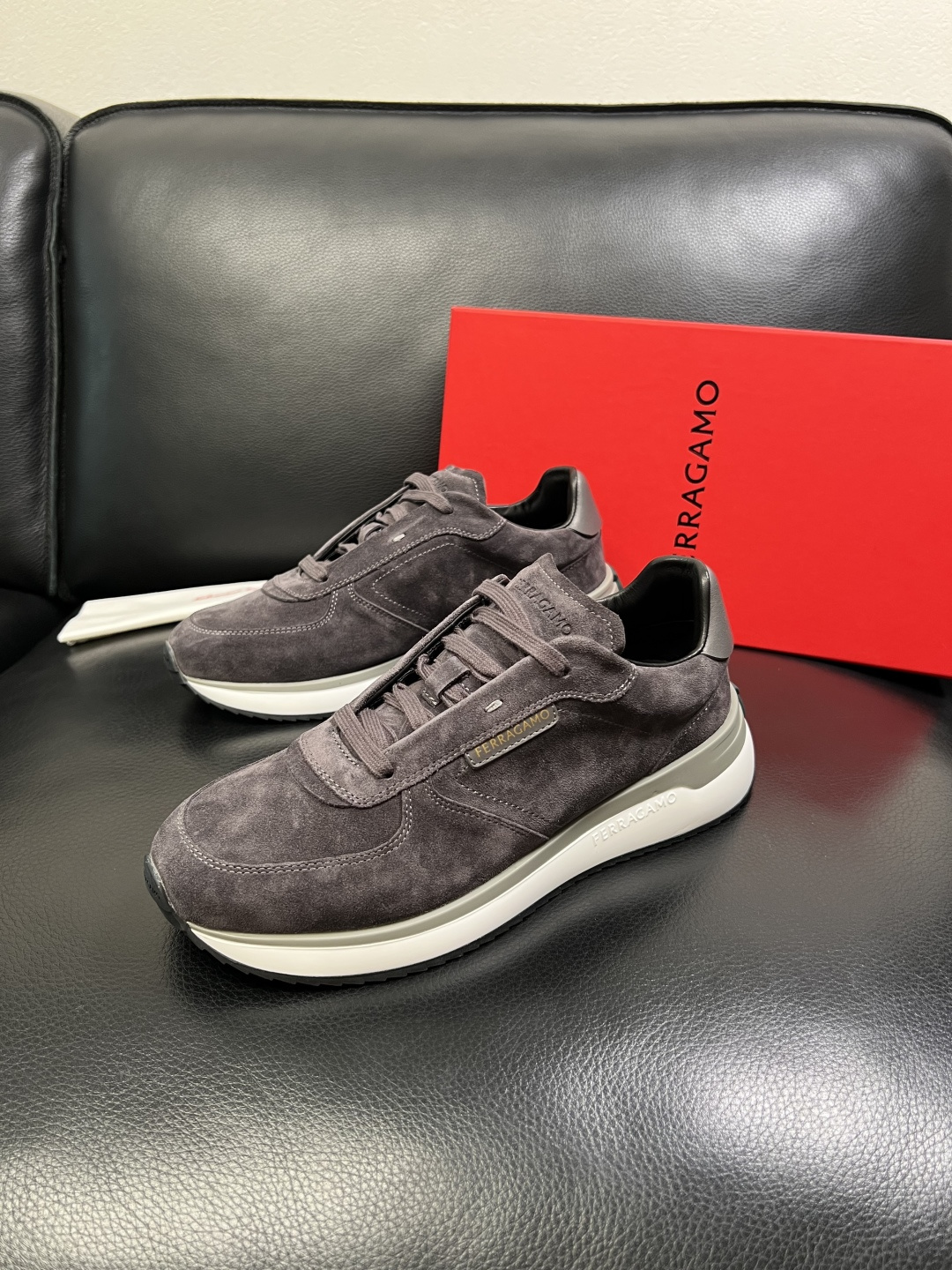 Ferragamo 高品质 顶级工艺品 菲拉格慕 专柜同步发售原厂配置，意大利进口原版牛皮，进口水染牛里