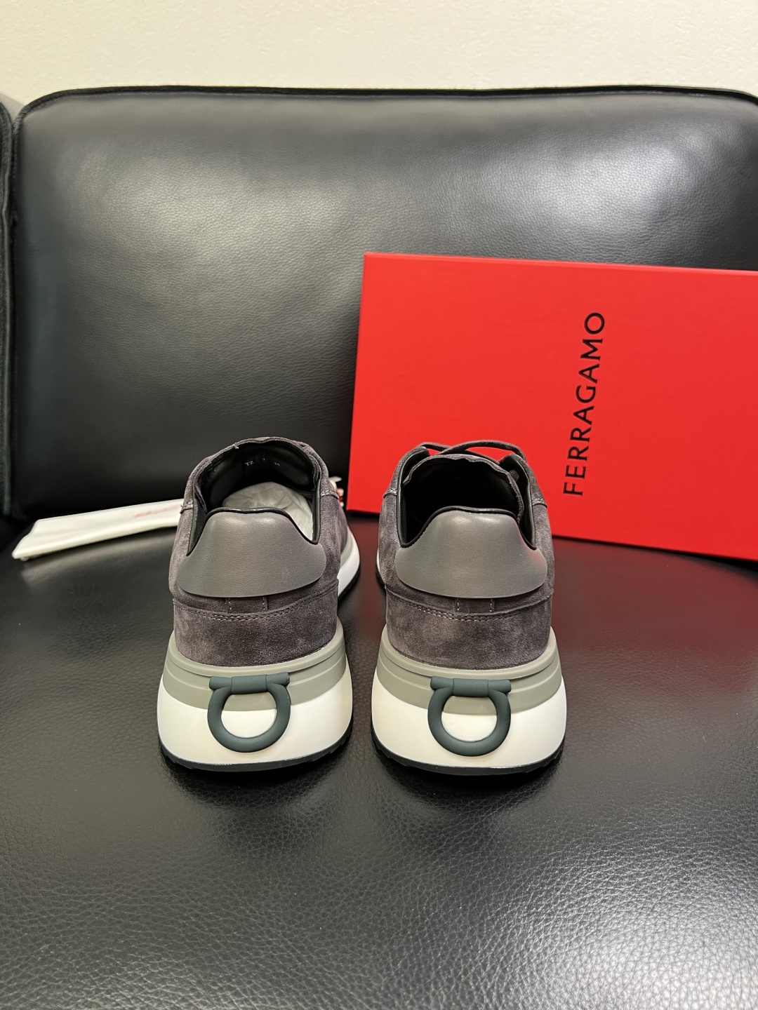 Ferragamo 高品质 顶级工艺品 菲拉格慕 专柜同步发售原厂配置，意大利进口原版牛皮，进口水染牛里