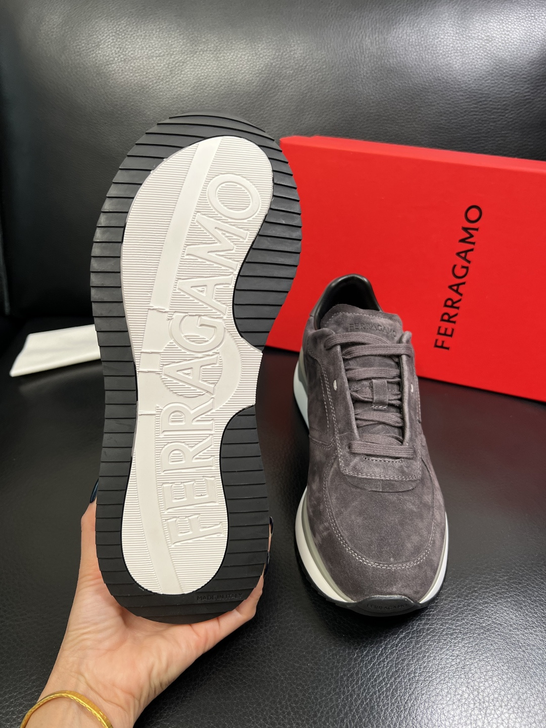 Ferragamo 高品质 顶级工艺品 菲拉格慕 专柜同步发售原厂配置，意大利进口原版牛皮，进口水染牛里