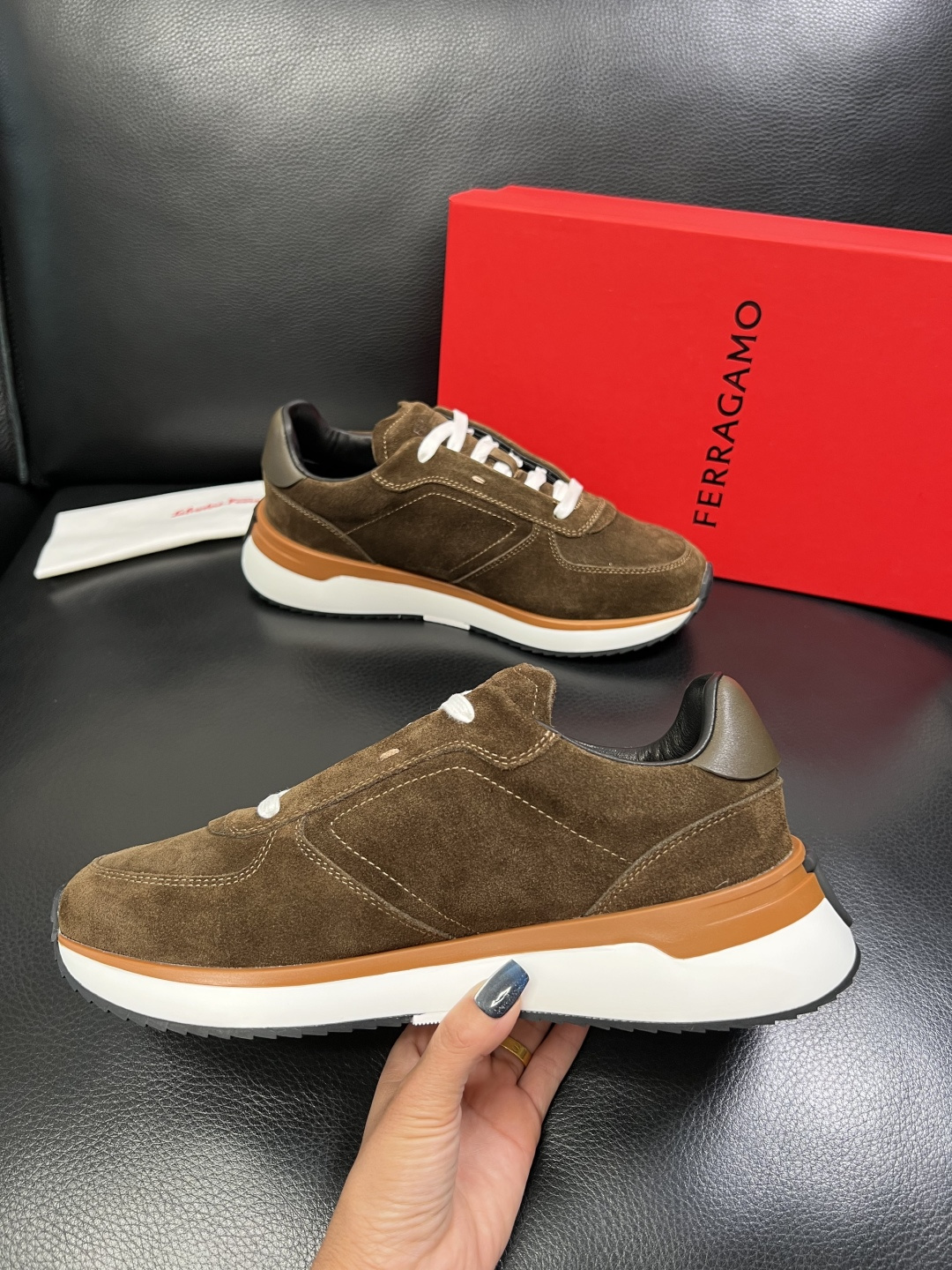 Ferragamo 高品质 顶级工艺品 菲拉格慕 专柜同步发售原厂配置，意大利进口原版牛皮，进口水染牛里