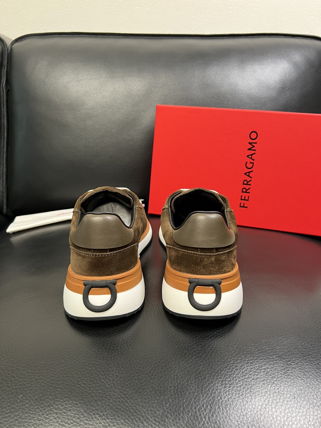 Ferragamo 高品质 顶级工艺品 菲拉格慕 专柜同步发售原厂配置，意大利进口原版牛皮，进口水染牛里