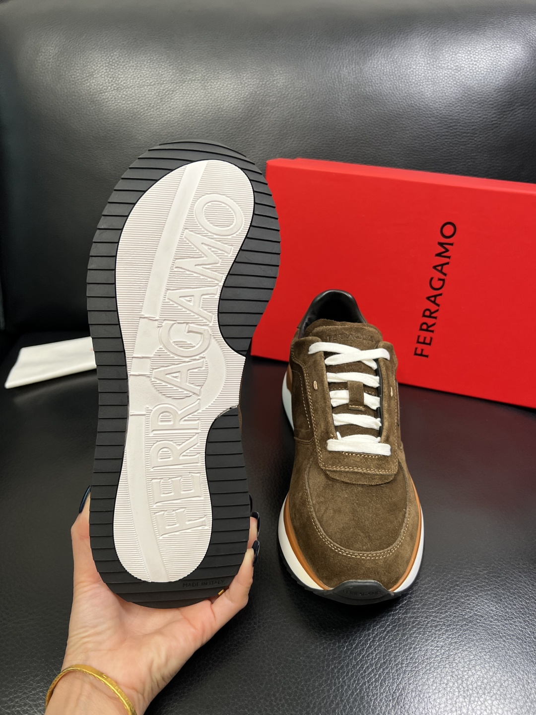 Ferragamo 高品质 顶级工艺品 菲拉格慕 专柜同步发售原厂配置，意大利进口原版牛皮，进口水染牛里
