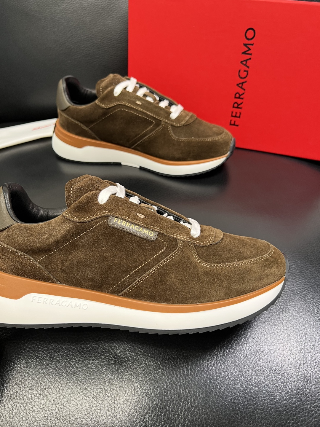 Ferragamo 高品质 顶级工艺品 菲拉格慕 专柜同步发售原厂配置，意大利进口原版牛皮，进口水染牛里