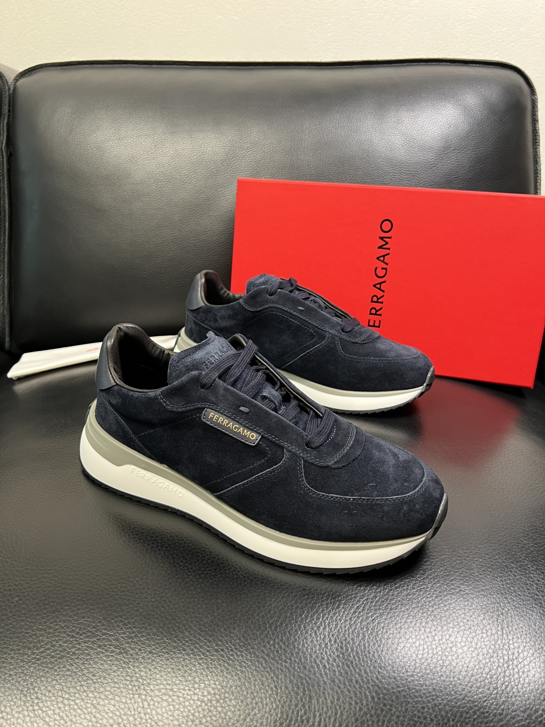 Ferragamo 高品质 顶级工艺品 菲拉格慕 专柜同步发售原厂配置，意大利进口原版牛皮，进口水染牛里