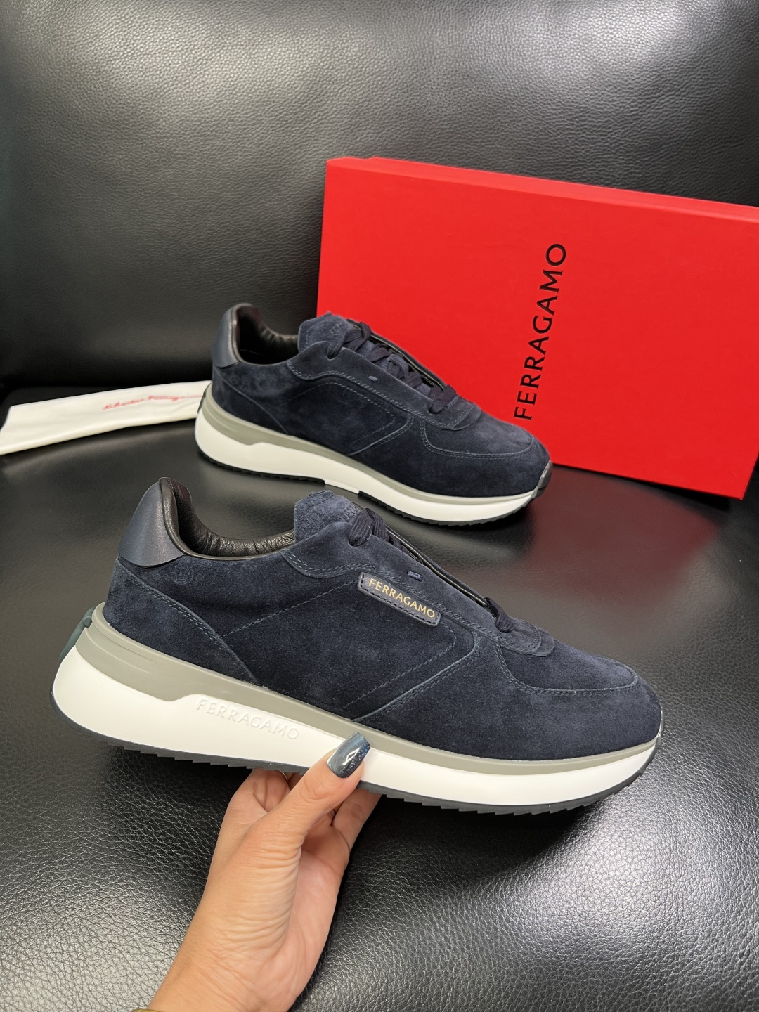 Ferragamo 高品质 顶级工艺品 菲拉格慕 专柜同步发售原厂配置，意大利进口原版牛皮，进口水染牛里