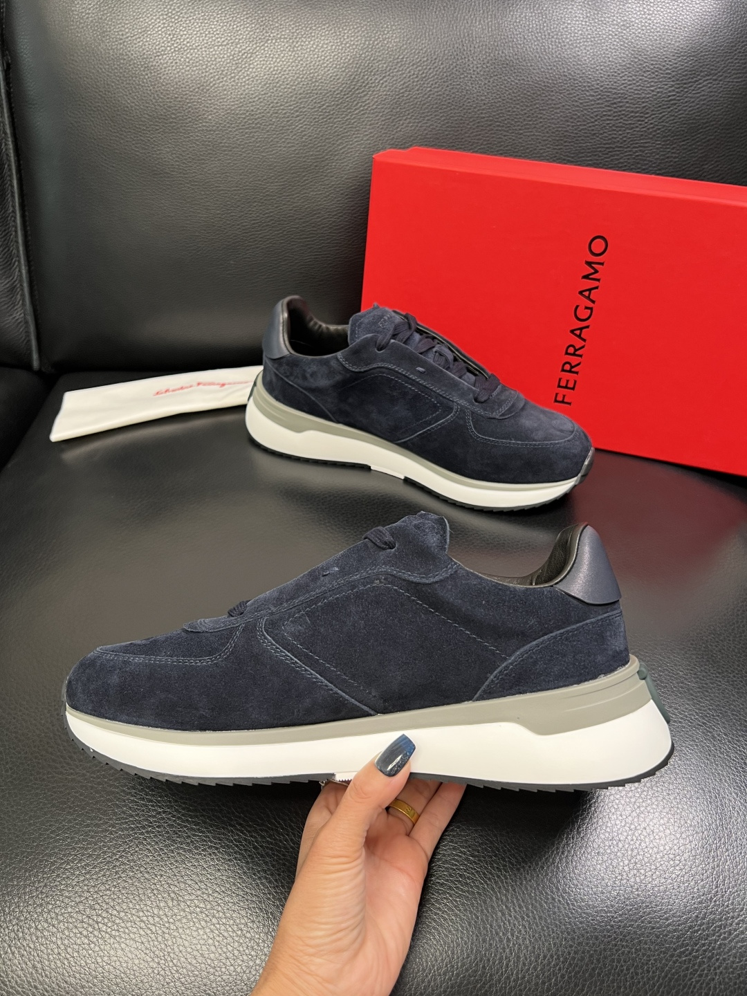 Ferragamo 高品质 顶级工艺品 菲拉格慕 专柜同步发售原厂配置，意大利进口原版牛皮，进口水染牛里