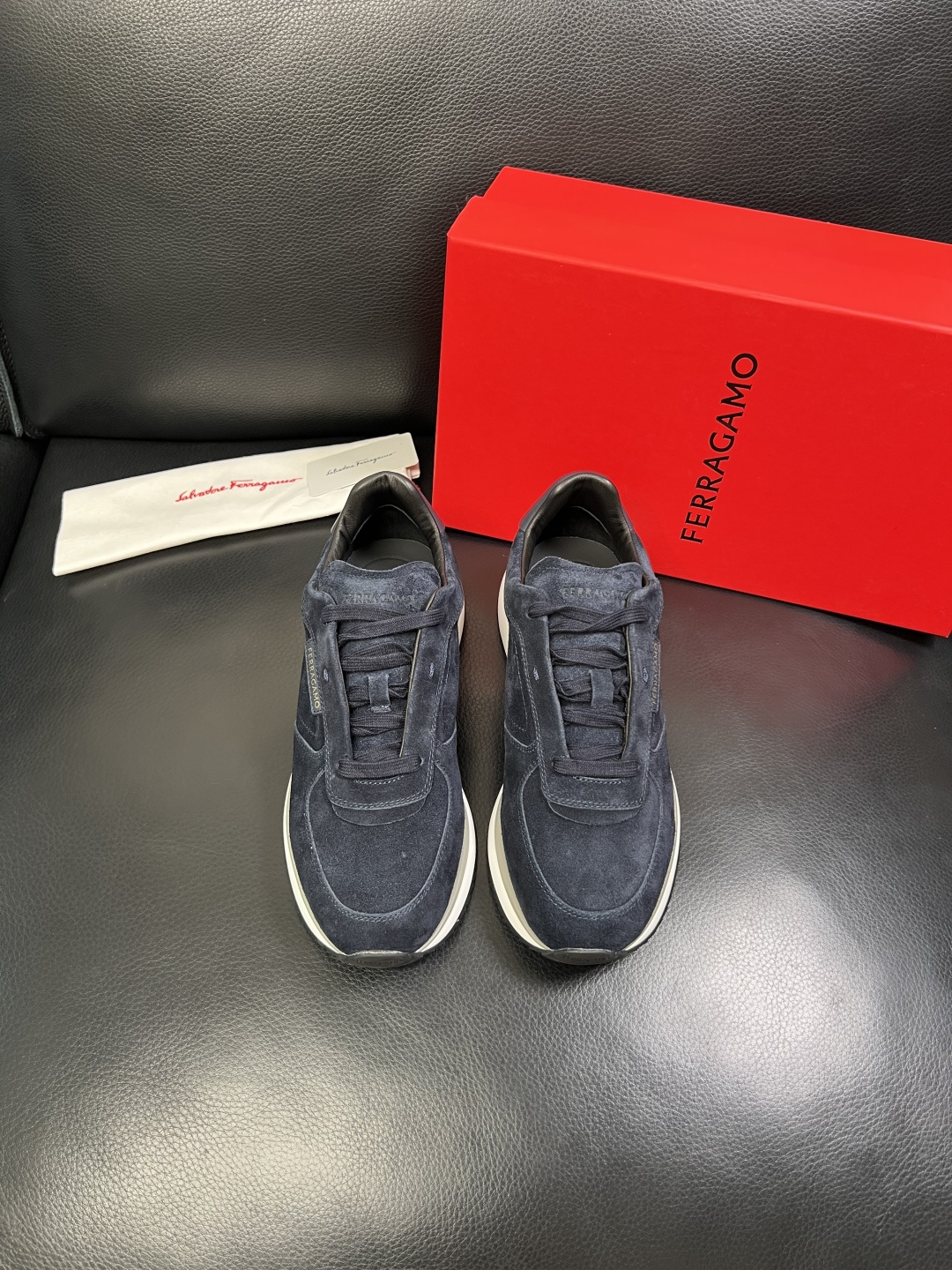 Ferragamo 高品质 顶级工艺品 菲拉格慕 专柜同步发售原厂配置，意大利进口原版牛皮，进口水染牛里