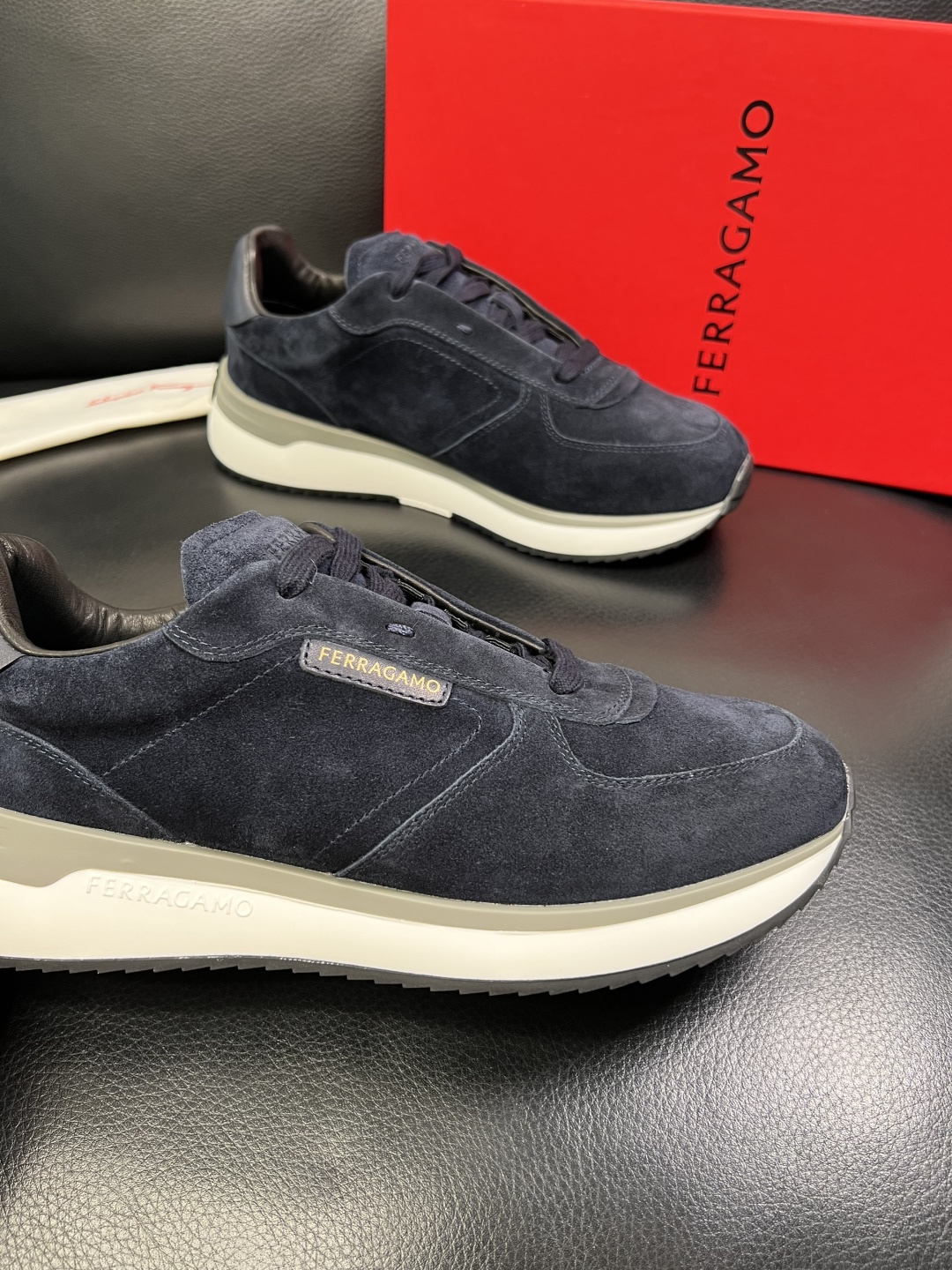 Ferragamo 高品质 顶级工艺品 菲拉格慕 专柜同步发售原厂配置，意大利进口原版牛皮，进口水染牛里