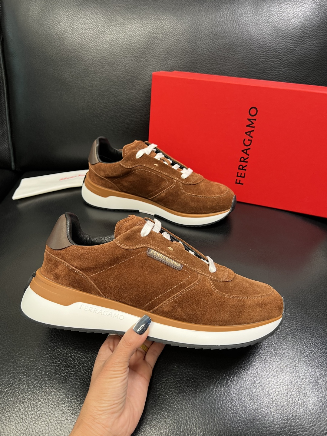 Ferragamo 高品质 顶级工艺品 菲拉格慕 专柜同步发售原厂配置，意大利进口原版牛皮，进口水染牛里