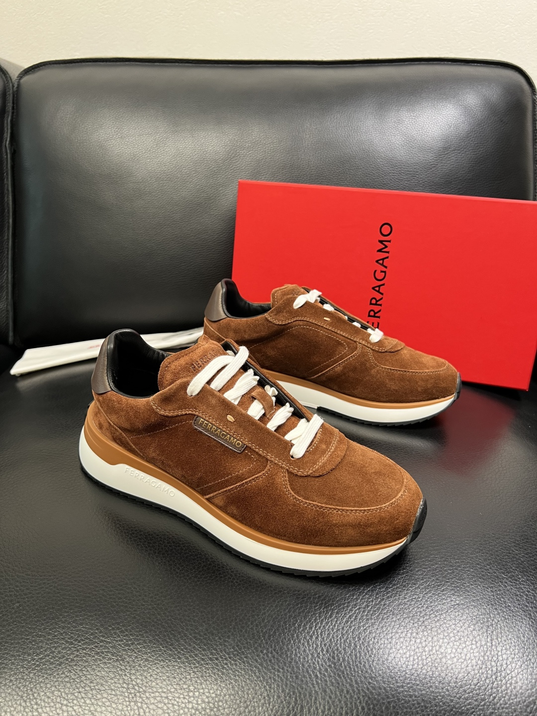 Ferragamo 高品质 顶级工艺品 菲拉格慕 专柜同步发售原厂配置，意大利进口原版牛皮，进口水染牛里