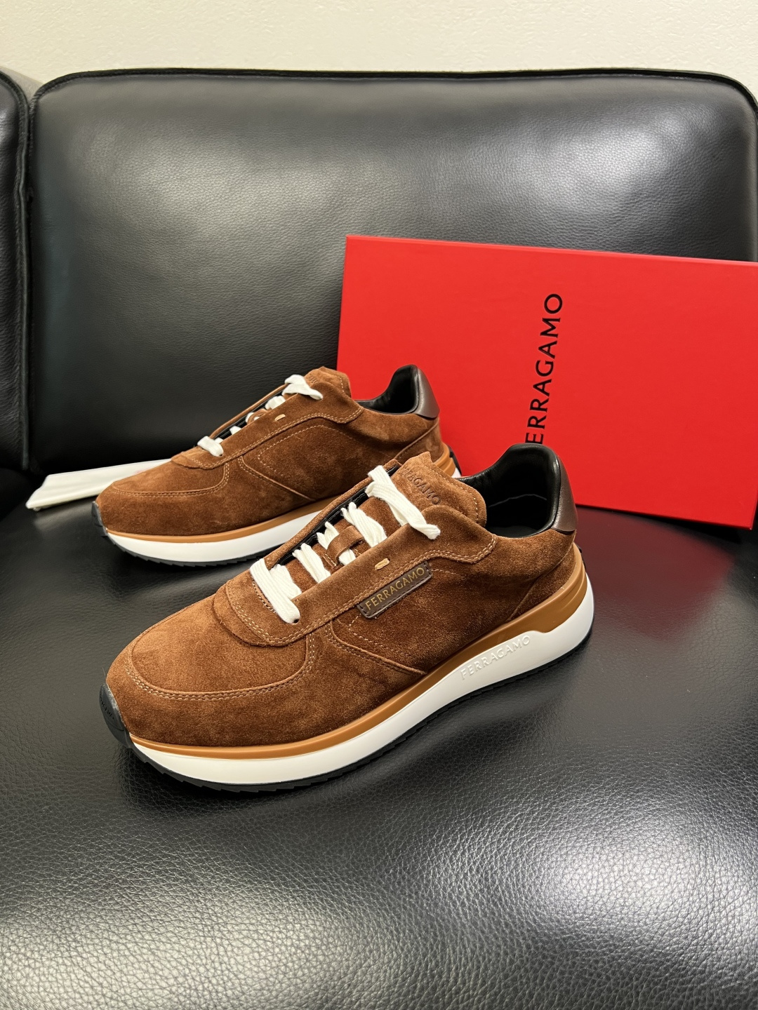 Ferragamo 高品质 顶级工艺品 菲拉格慕 专柜同步发售原厂配置，意大利进口原版牛皮，进口水染牛里