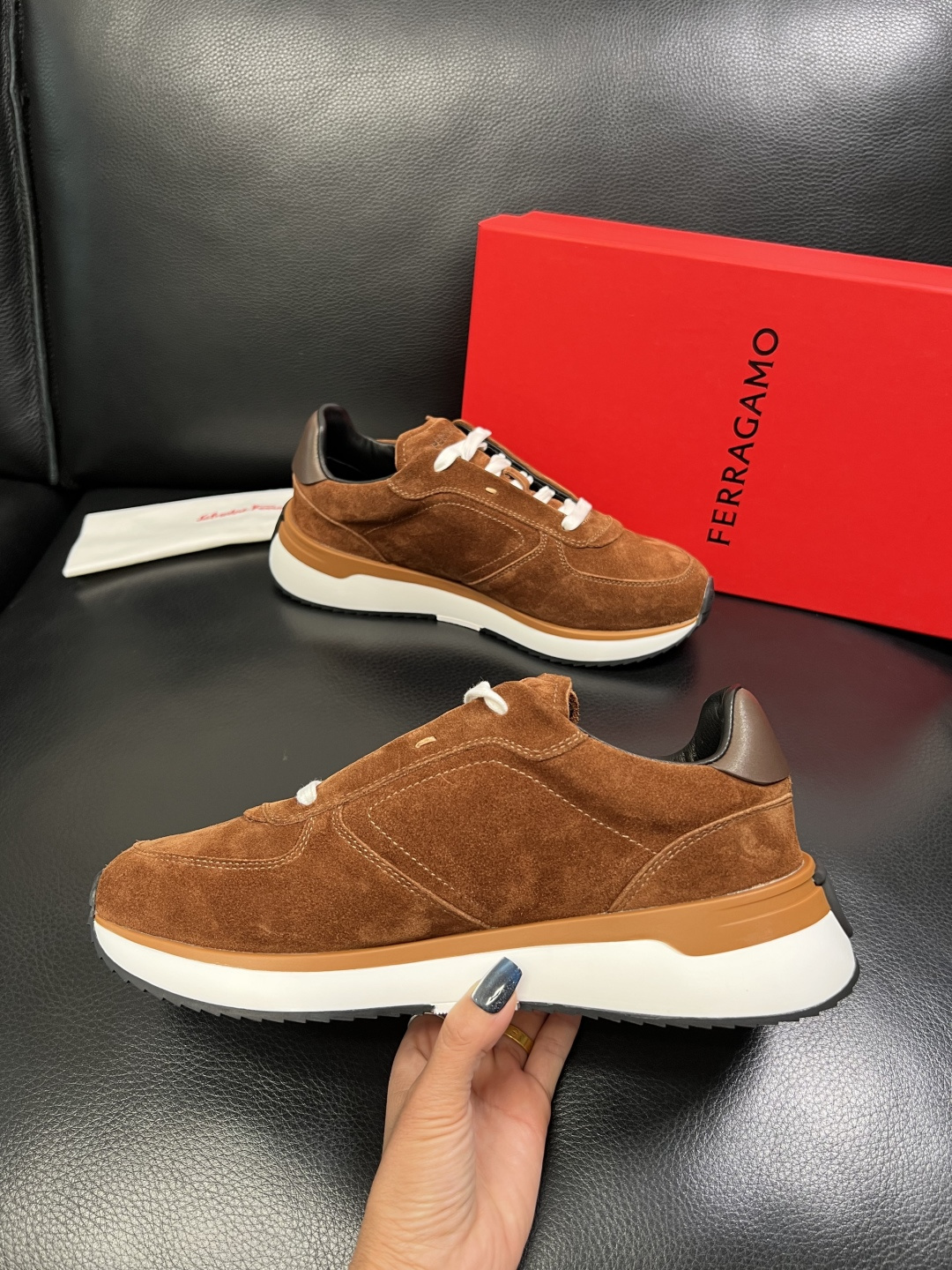 Ferragamo 高品质 顶级工艺品 菲拉格慕 专柜同步发售原厂配置，意大利进口原版牛皮，进口水染牛里