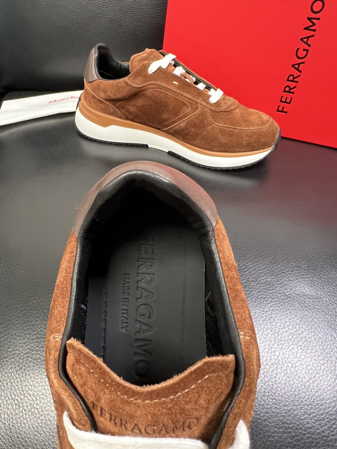 Ferragamo 高品质 顶级工艺品 菲拉格慕 专柜同步发售原厂配置，意大利进口原版牛皮，进口水染牛里