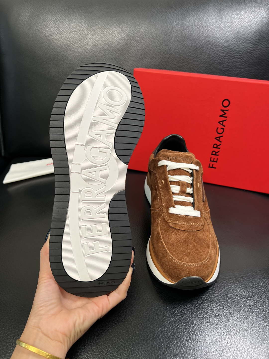 Ferragamo 高品质 顶级工艺品 菲拉格慕 专柜同步发售原厂配置，意大利进口原版牛皮，进口水染牛里