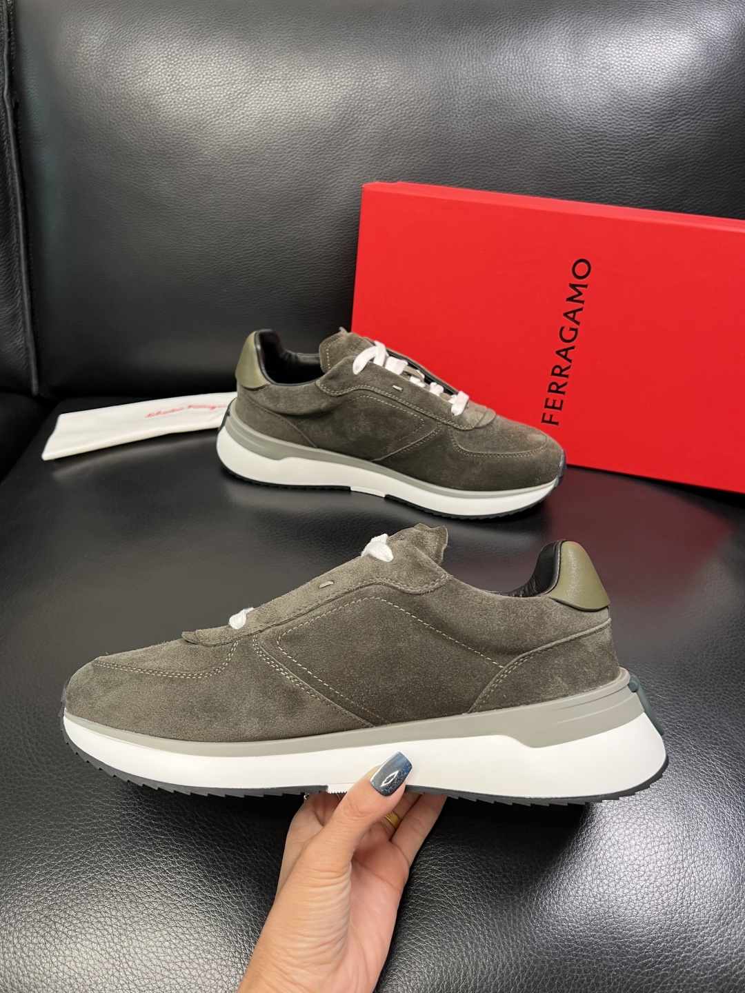 Ferragamo 高品质 顶级工艺品 菲拉格慕 专柜同步发售原厂配置，意大利进口原版牛皮，进口水染牛里