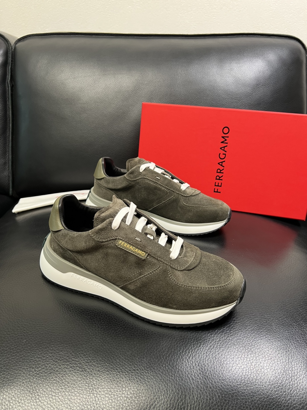 Ferragamo 高品质 顶级工艺品 菲拉格慕 专柜同步发售原厂配置，意大利进口原版牛皮，进口水染牛里