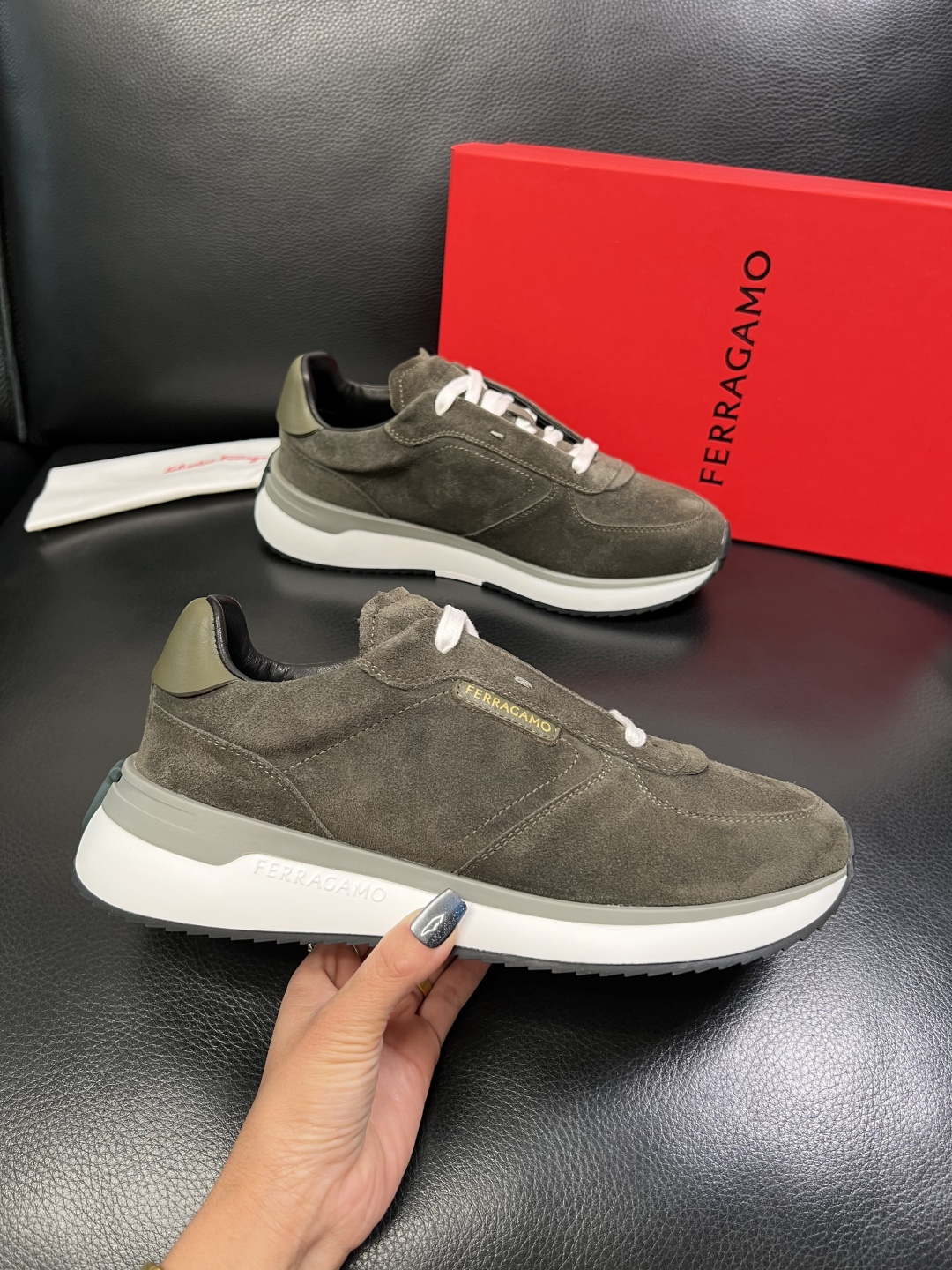 Ferragamo 高品质 顶级工艺品 菲拉格慕 专柜同步发售原厂配置，意大利进口原版牛皮，进口水染牛里