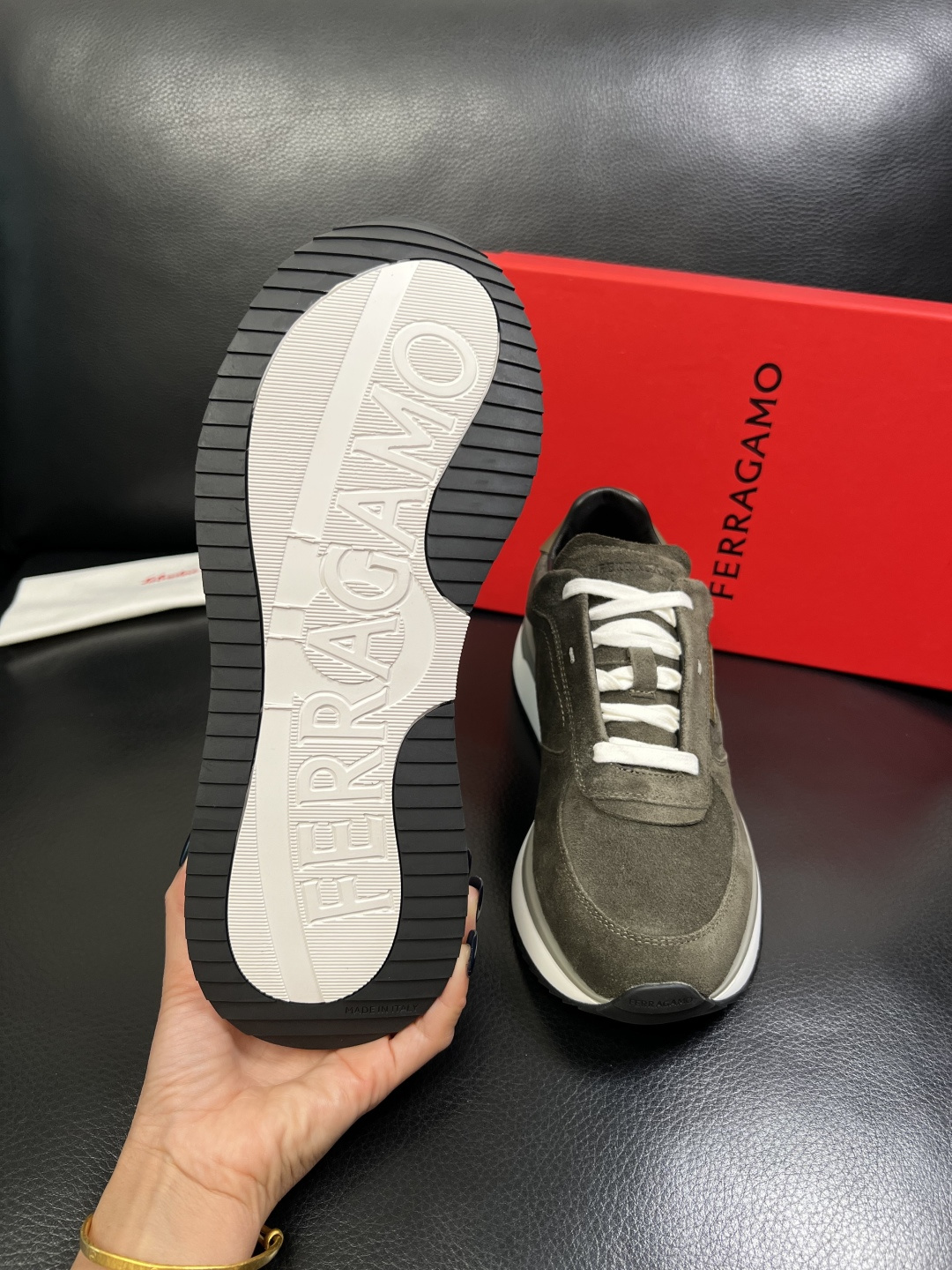 Ferragamo 高品质 顶级工艺品 菲拉格慕 专柜同步发售原厂配置，意大利进口原版牛皮，进口水染牛里