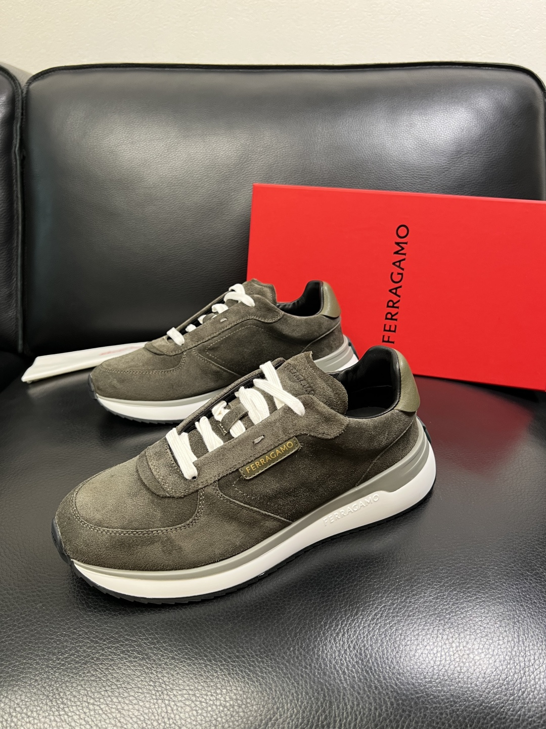 Ferragamo 高品质 顶级工艺品 菲拉格慕 专柜同步发售原厂配置，意大利进口原版牛皮，进口水染牛里