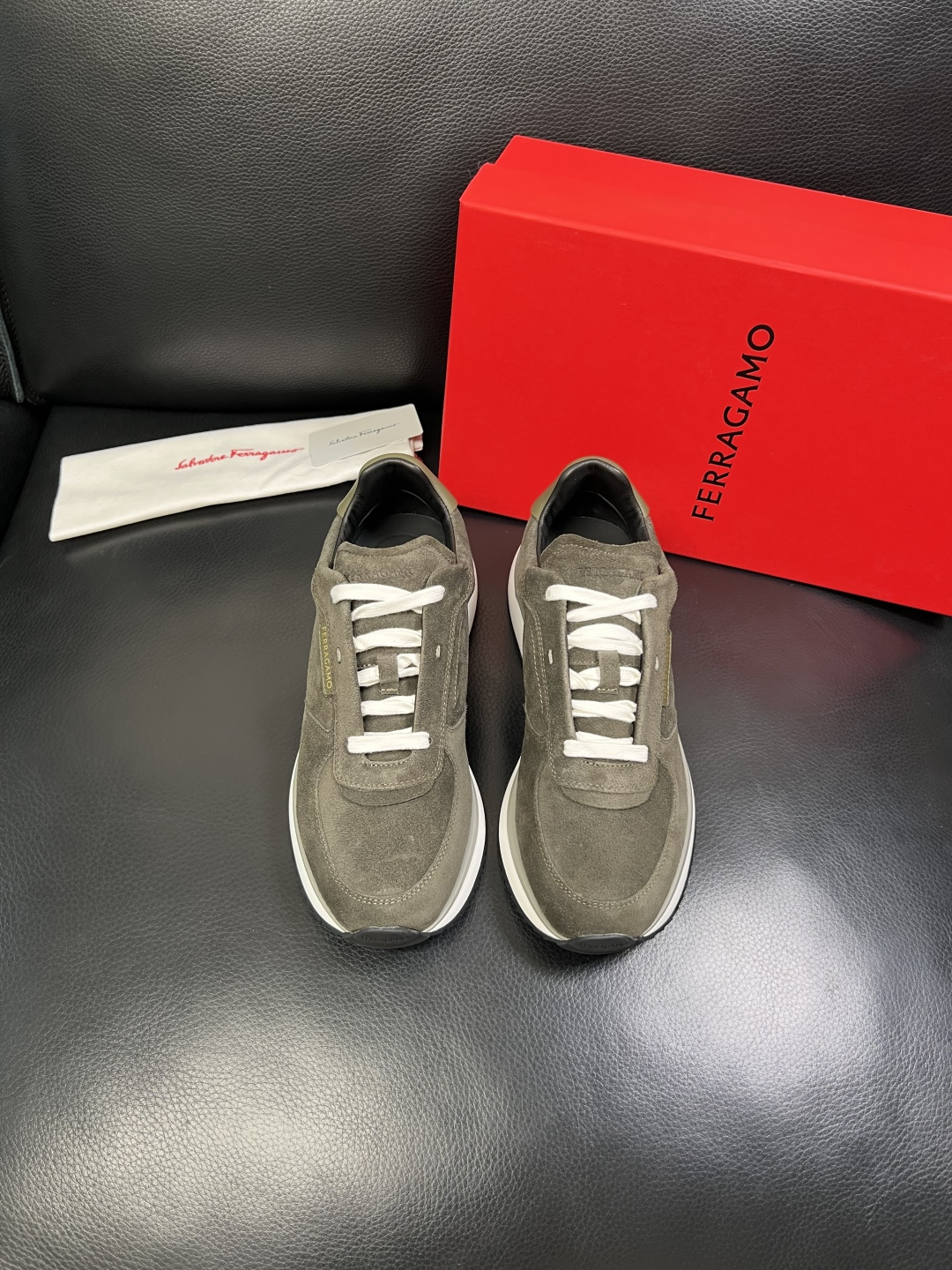 Ferragamo 高品质 顶级工艺品 菲拉格慕 专柜同步发售原厂配置，意大利进口原版牛皮，进口水染牛里