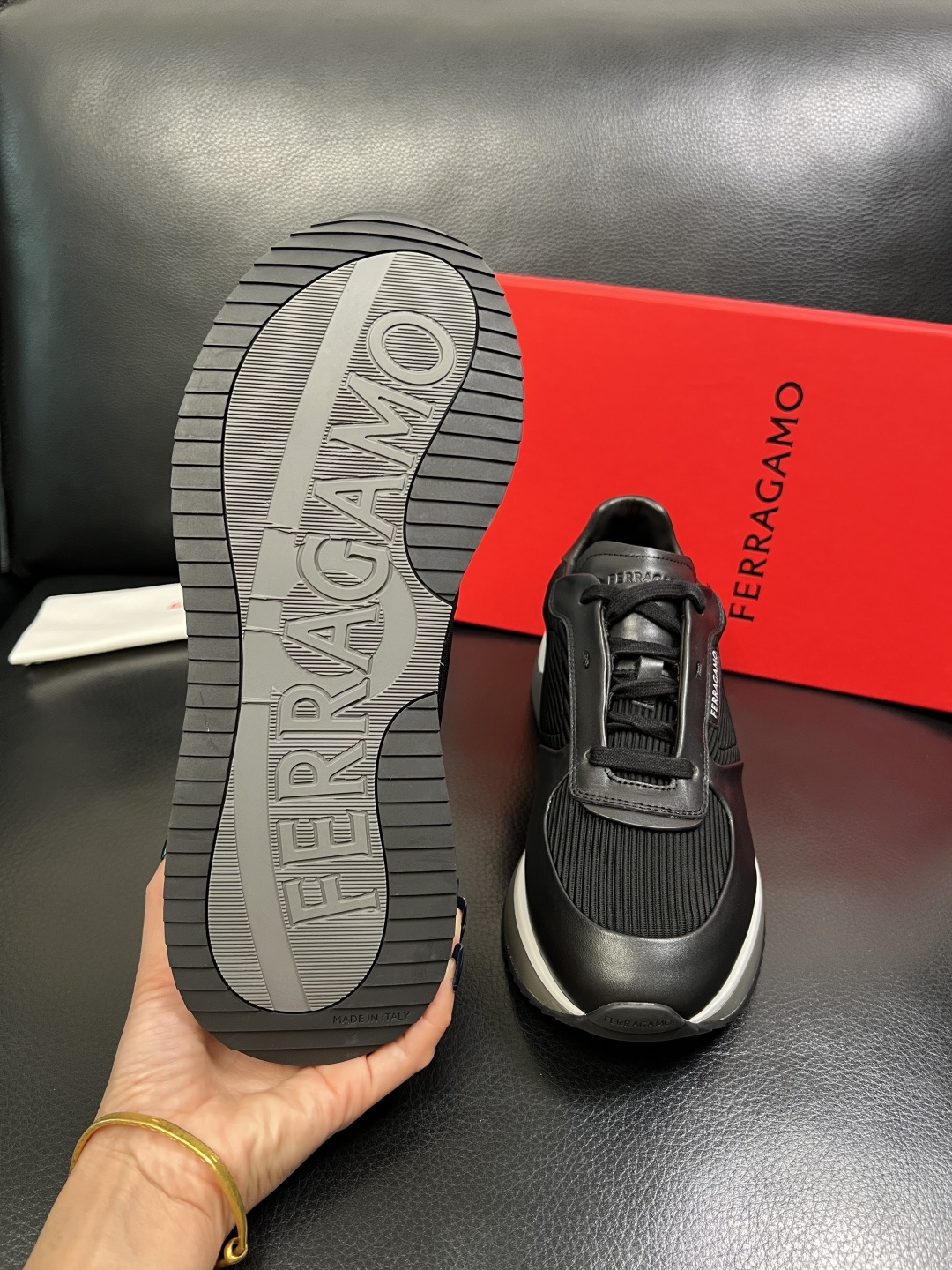 Ferragamo 高品质 顶级工艺品 菲拉格慕 专柜同步发售原厂配置，意大利进口原版牛皮，进口水染牛里