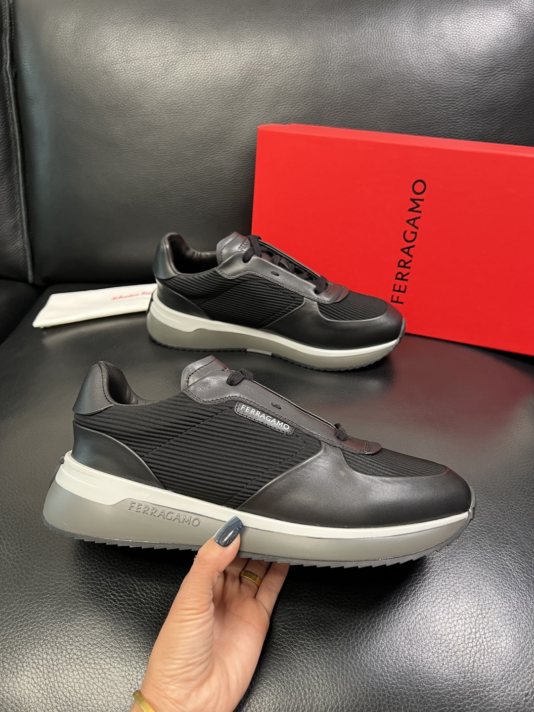 Ferragamo 高品质 顶级工艺品 菲拉格慕 专柜同步发售原厂配置，意大利进口原版牛皮，进口水染牛里