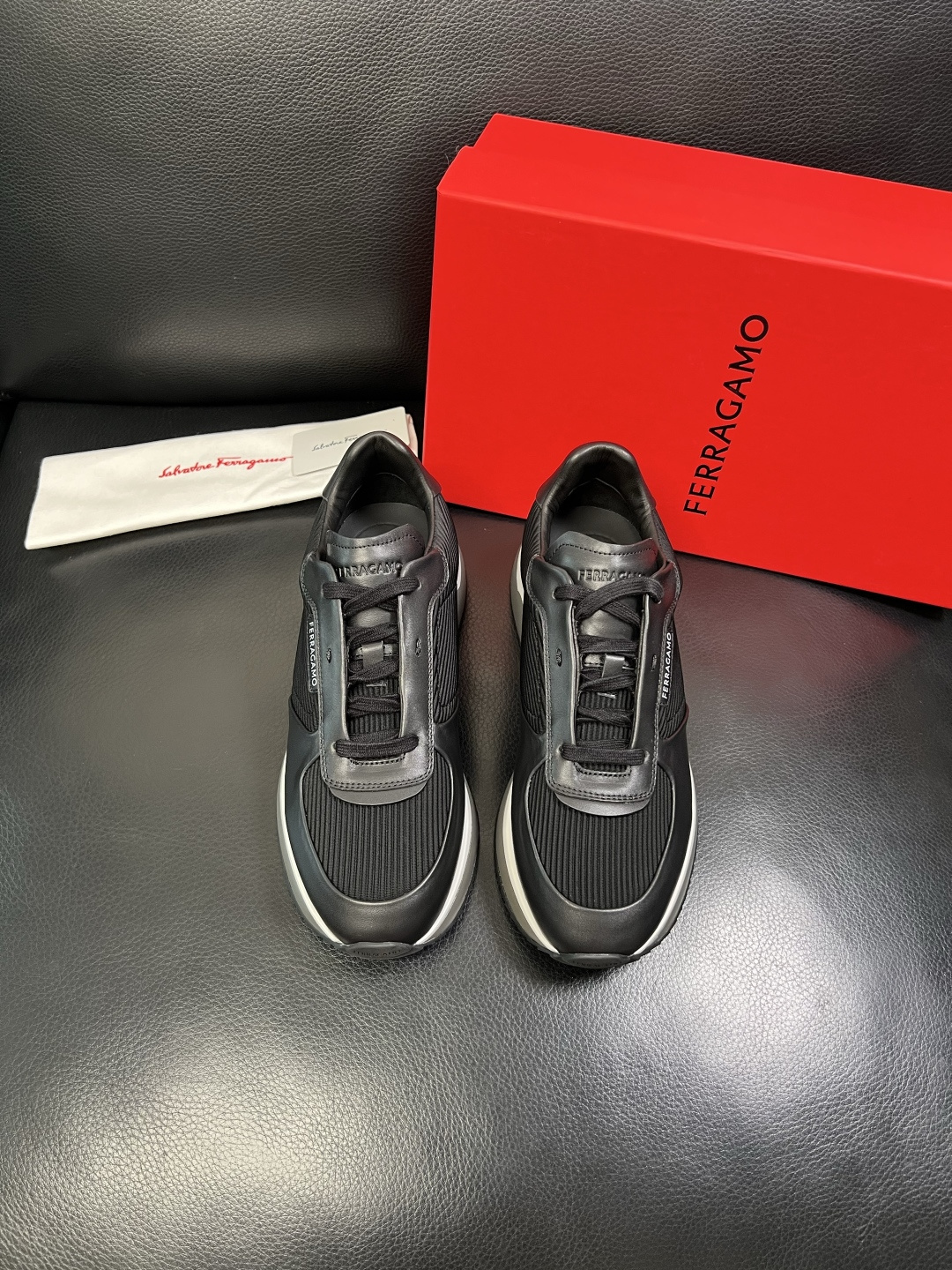 Ferragamo 高品质 顶级工艺品 菲拉格慕 专柜同步发售原厂配置，意大利进口原版牛皮，进口水染牛里