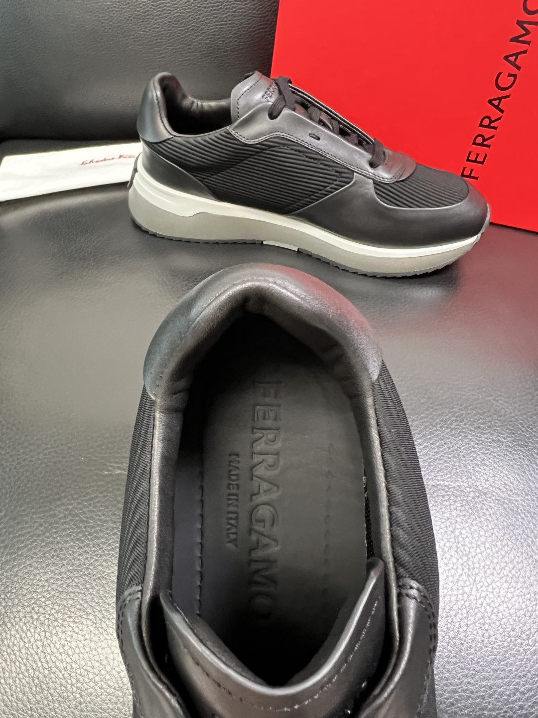 Ferragamo 高品质 顶级工艺品 菲拉格慕 专柜同步发售原厂配置，意大利进口原版牛皮，进口水染牛里