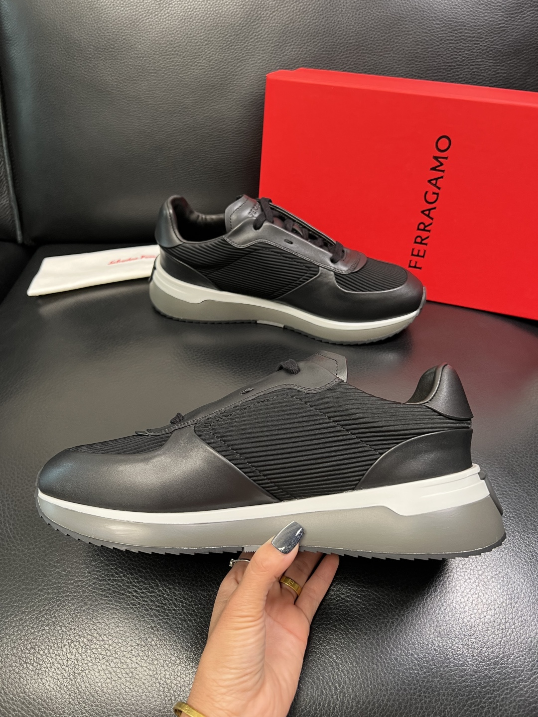 Ferragamo 高品质 顶级工艺品 菲拉格慕 专柜同步发售原厂配置，意大利进口原版牛皮，进口水染牛里