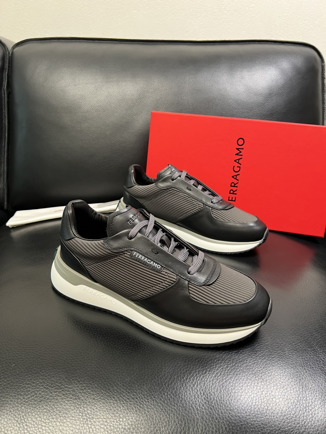 Ferragamo 高品质 顶级工艺品 菲拉格慕 专柜同步发售原厂配置，意大利进口原版牛皮，进口水染牛里