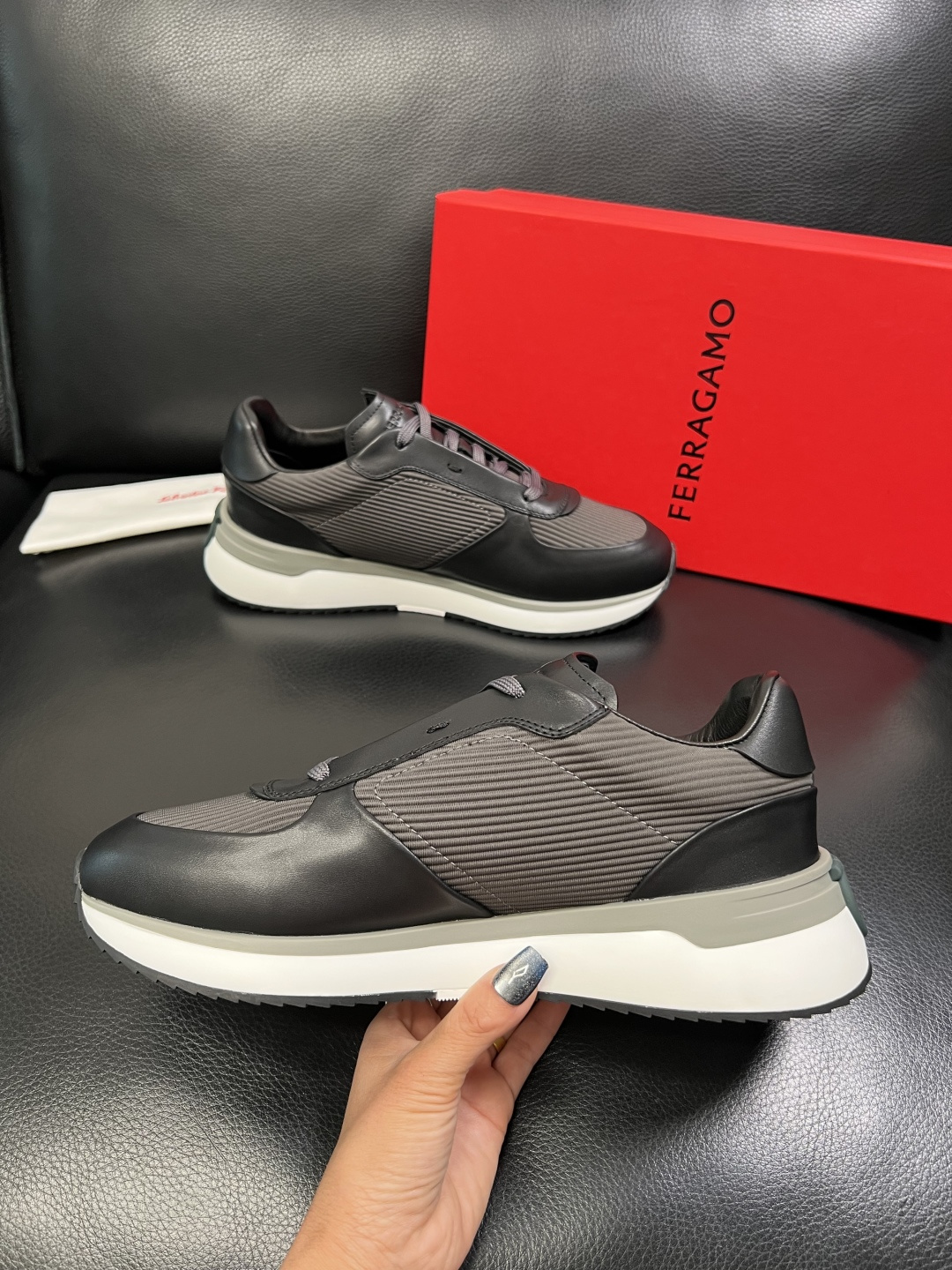 Ferragamo 高品质 顶级工艺品 菲拉格慕 专柜同步发售原厂配置，意大利进口原版牛皮，进口水染牛里