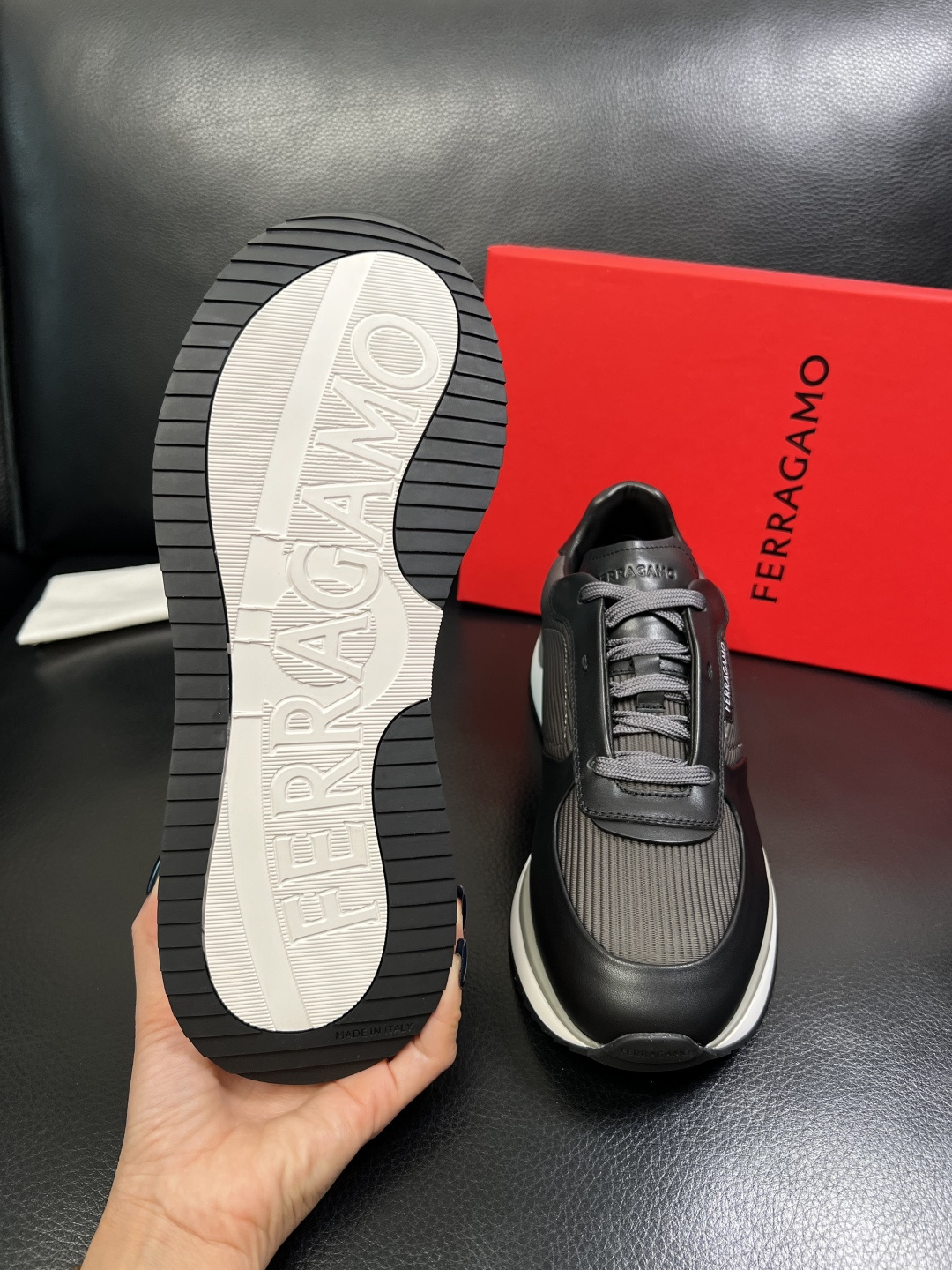 Ferragamo 高品质 顶级工艺品 菲拉格慕 专柜同步发售原厂配置，意大利进口原版牛皮，进口水染牛里