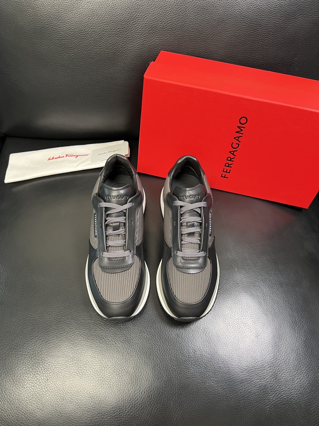 Ferragamo 高品质 顶级工艺品 菲拉格慕 专柜同步发售原厂配置，意大利进口原版牛皮，进口水染牛里